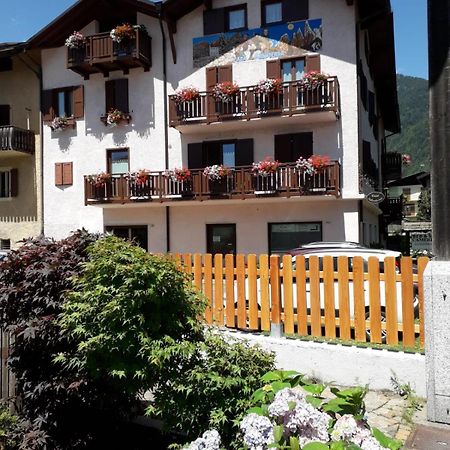 Casa Salvaterra Affittacamere Pinzolo Buitenkant foto