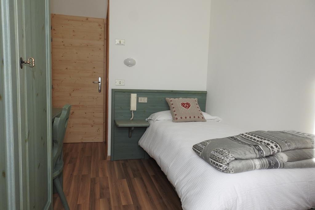 Casa Salvaterra Affittacamere Pinzolo Buitenkant foto