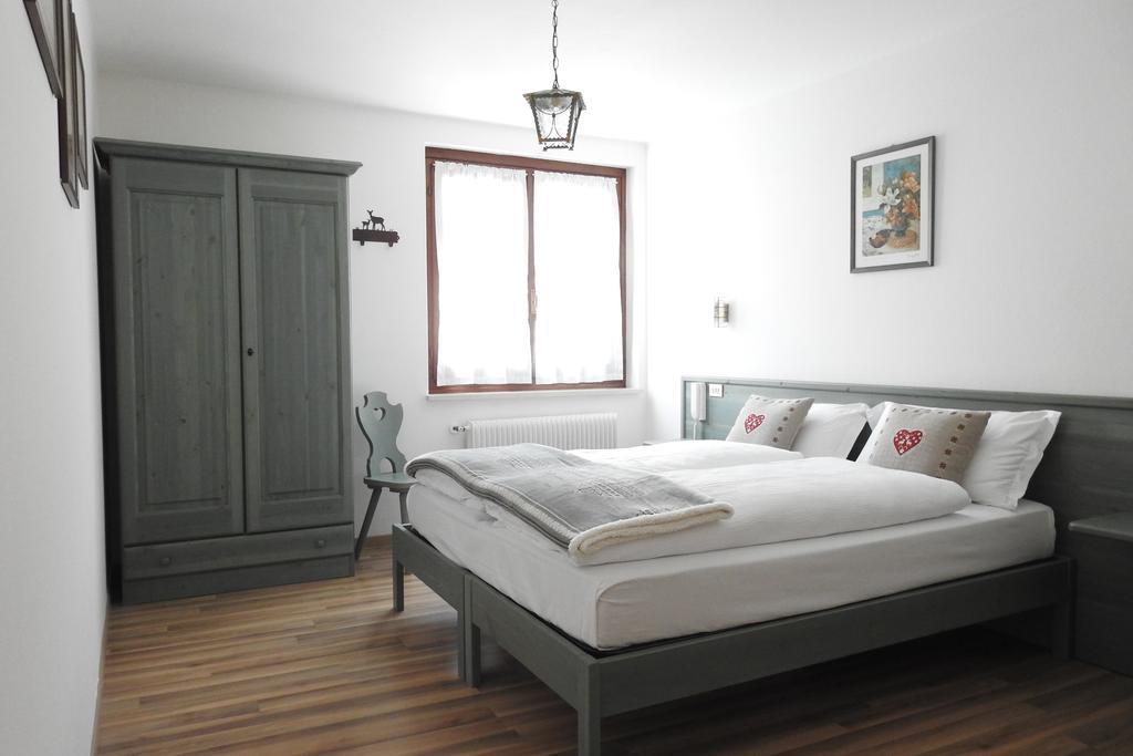 Casa Salvaterra Affittacamere Pinzolo Buitenkant foto